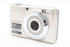Like New Nikon COOLPIX L22 Digital Camera with NIKKOR 3.6X ED 6.7-24mm 1:3.1-6.7 Lens (Battery Operated) #A0360