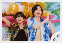 【中古】生写真(STARTO) なにわ男子/道枝駿佑・長尾謙杜/横型・上半身/アルバム「BON BON VOYAGE」MV＆ジャケ写オフショット/公式生写真