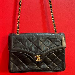 大人気☆CHANEL　 シャネル　ダイアナマトラッセチェーンショルダーバッグ　ブラック　ボルドー　黒系　ラムスキン　ゴールド金具　シリアルナンバー有　CCマーク　ココマーク