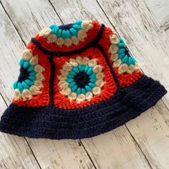 クロシェバケットハット　グラニースクエア　ニット　ハンドメイド　［オレンジ×ネイビー］