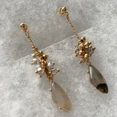 特別価格♡ 大人可愛いビーズとビジューが揺れるピアス　春