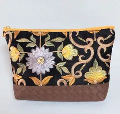 ポーチ／化粧ポーチ／花柄／ブラック／インド刺繍／プレゼントギフト