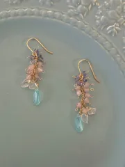 マヌポルー　天然石のピアス　14kgf ブルーカルセドニー　ムーンストーン　ラベンダーアメジスト　タンザナイト