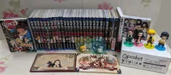 【中古】鬼滅の刃 全23巻+関連本6冊+同梱版フィギュア+キャラシール+ポストカード+缶バッジ セット／吾峠呼世晴／集英社