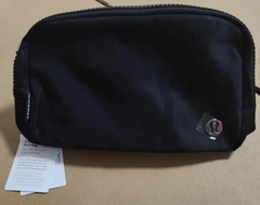 lululemon ルルレモン ショルダーバッグ ウェストバッグ メンズ レディース 男女兼用 防水 スポーツ 運動 大容量